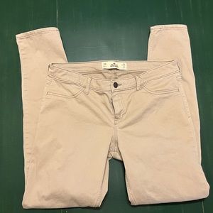 Woman’s Hollister super skinny pants
